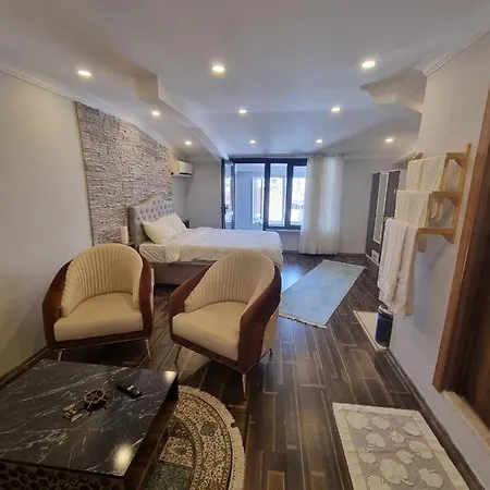 Ata Aparthotel *